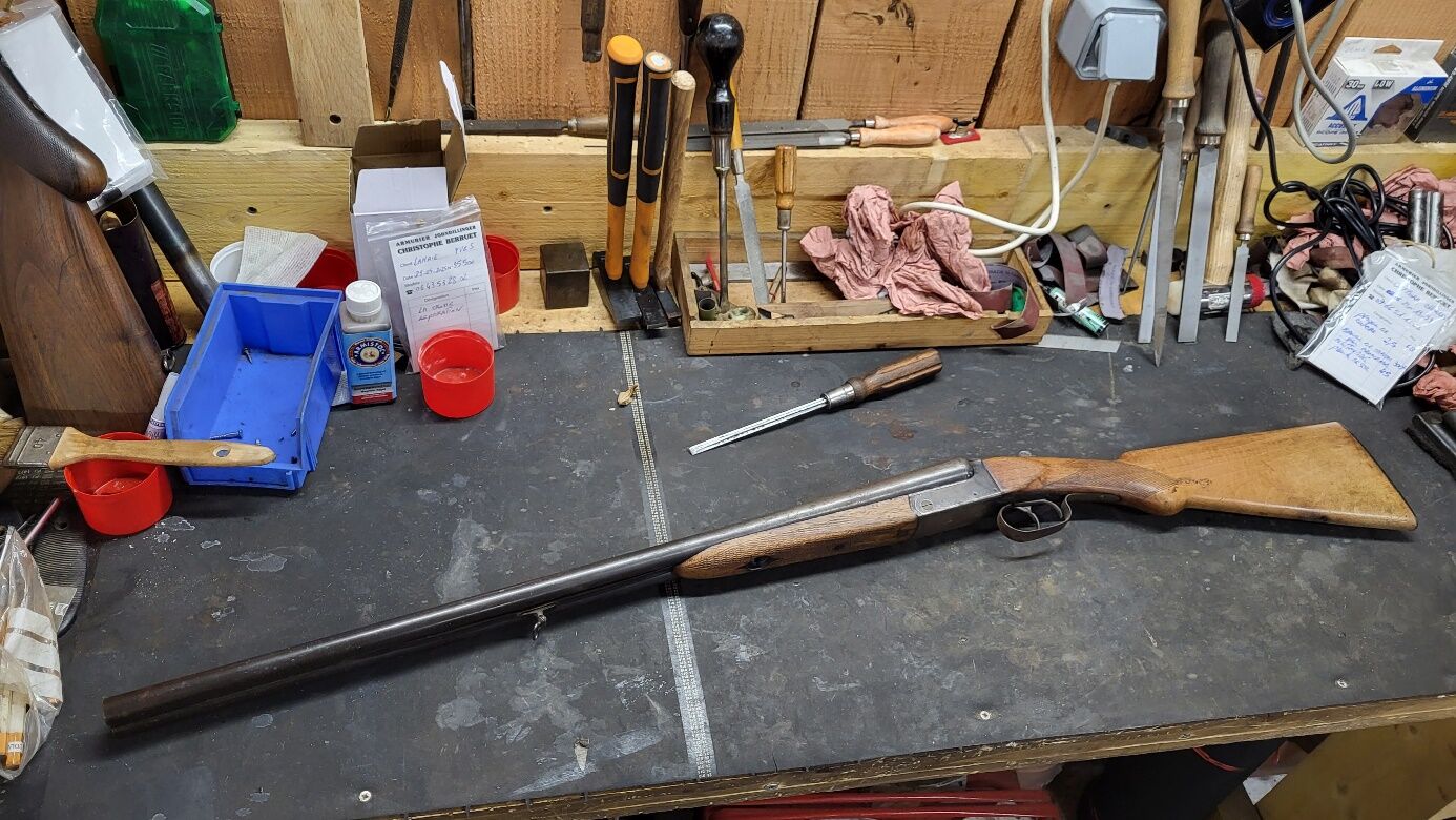 Le fusil avant restauration, sur l'établi